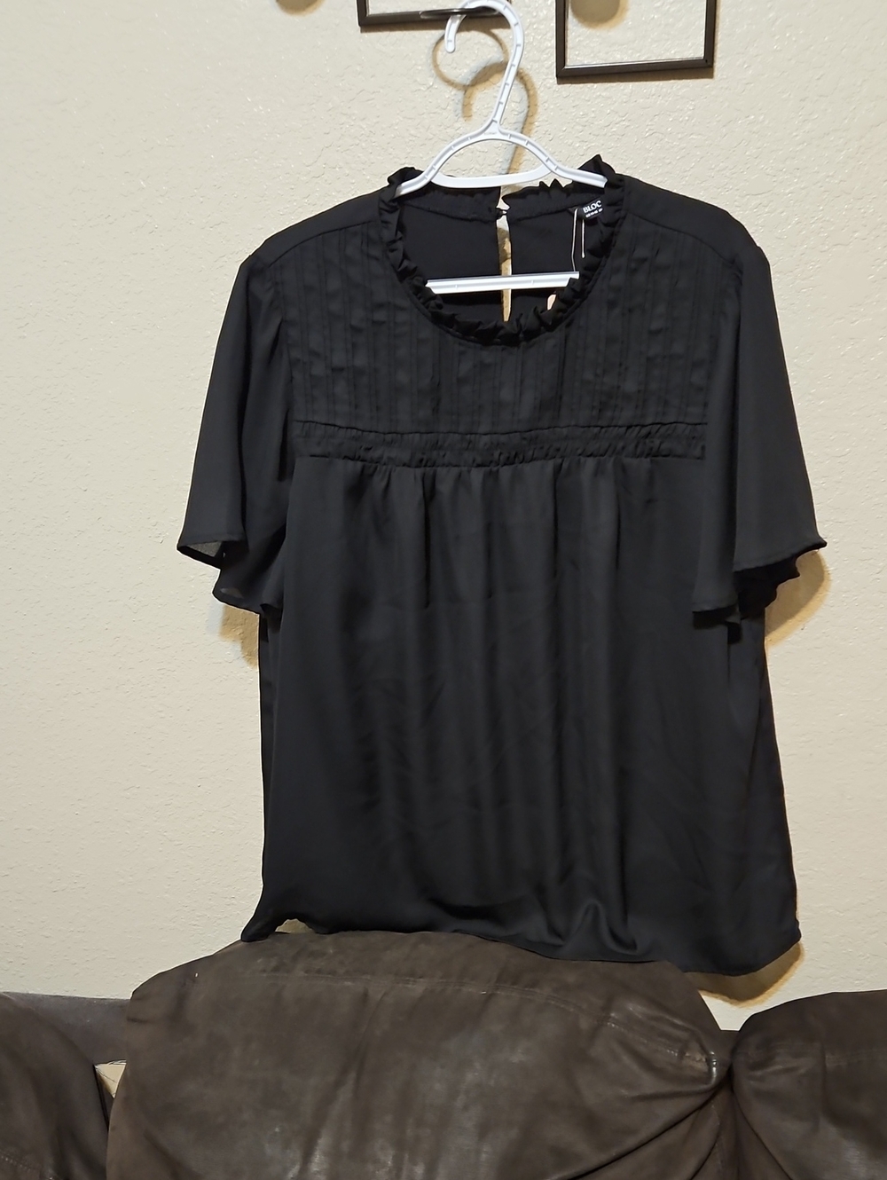 BloomChic Black Ruffle-Neck Short Sleeve Blouse
